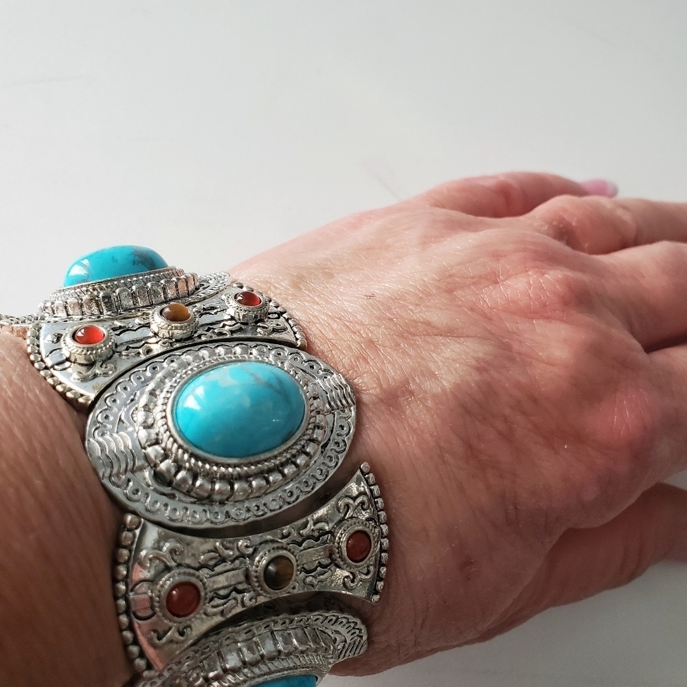 JR Graziano "Best West" Turquoise Stretch Bracelet - Picture 4 of 5